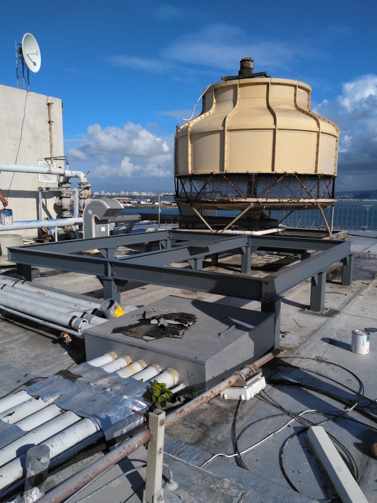 Base de Torre de Enfriamiento instalada y pintada (2)