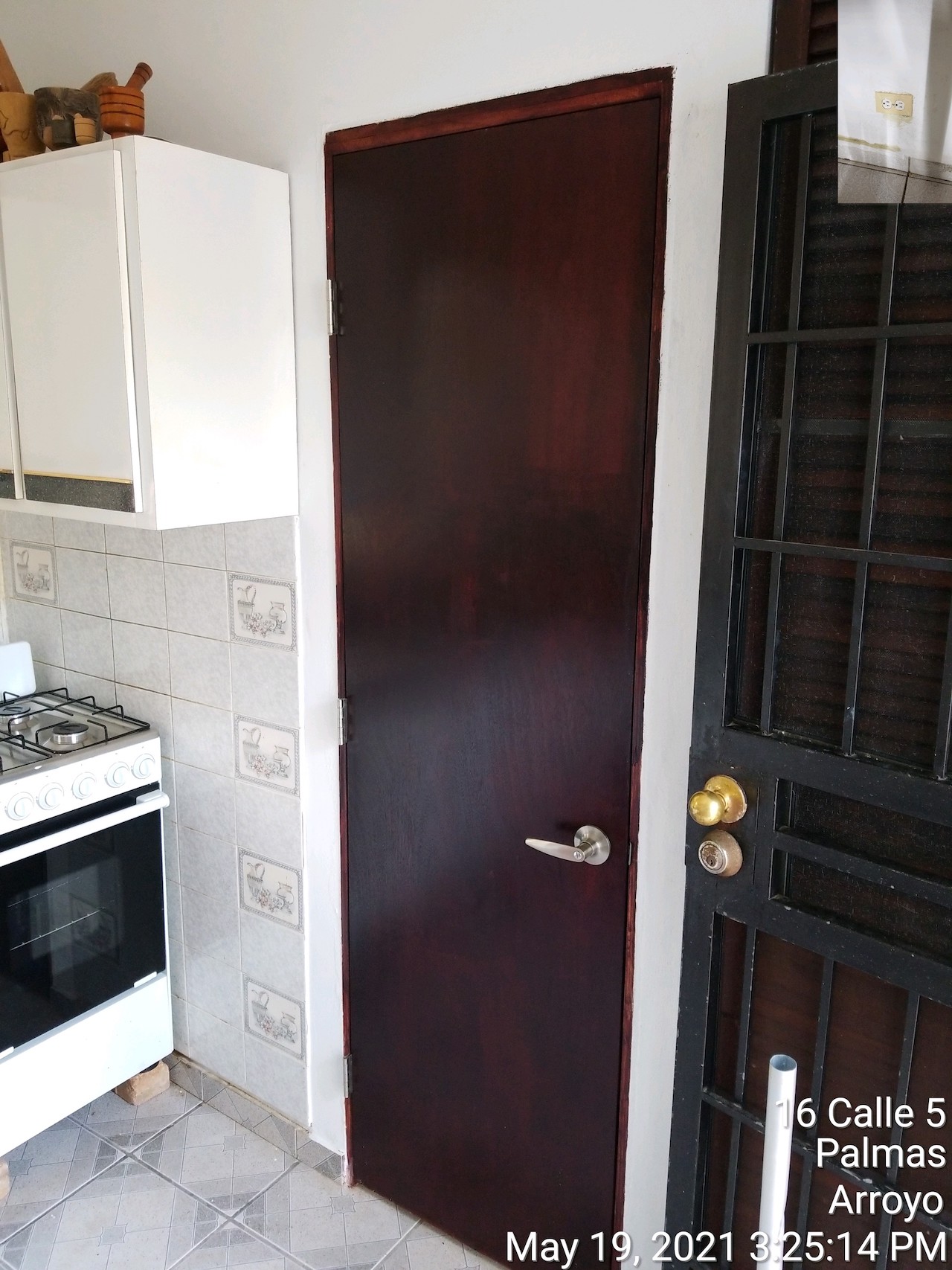 Instalacion puerta de madera Bathroom #3 Elevation