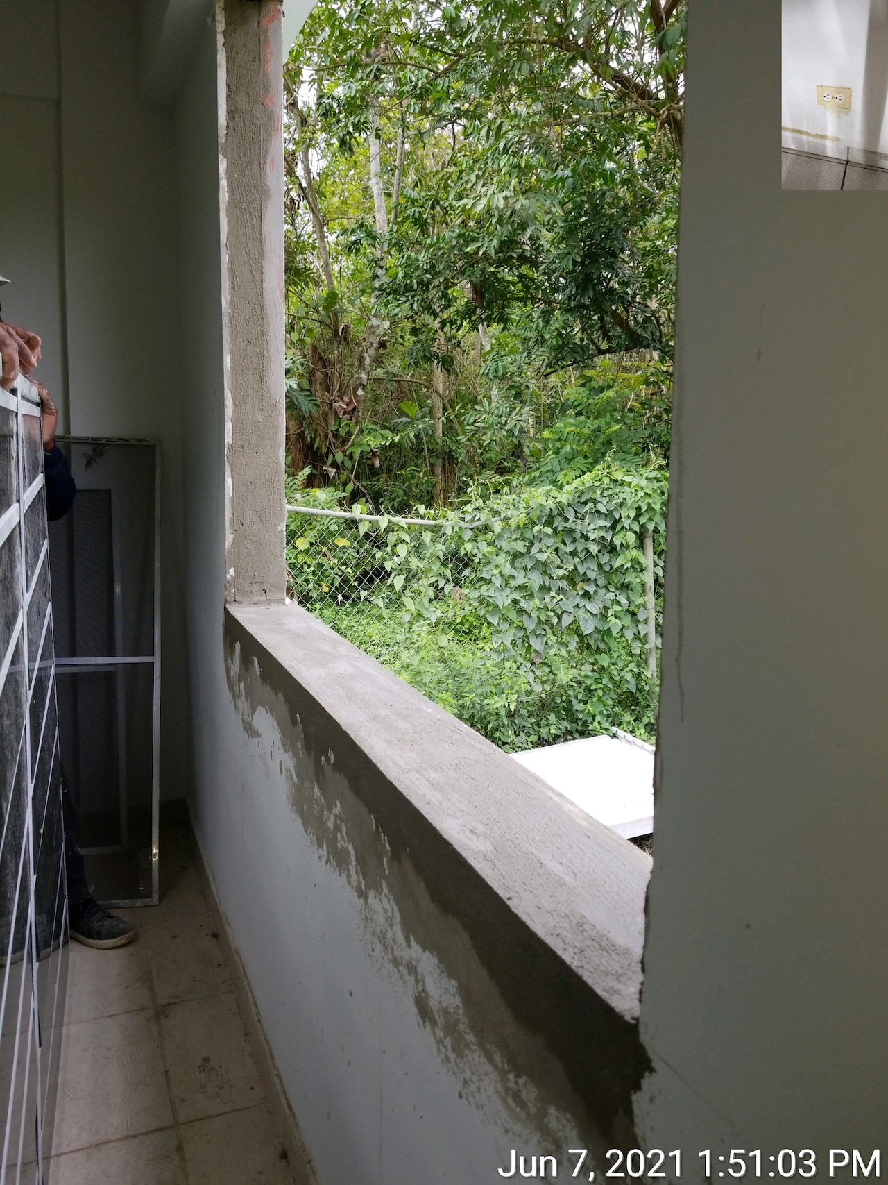 Reparacion de Mocheta en Hueco para Ventana de Seguridad Room #2